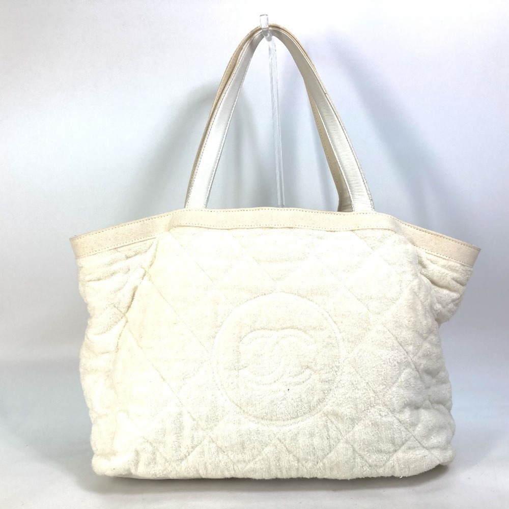 CHANEL White Leather Logo Shoulder Bag - Picture 2 of 14